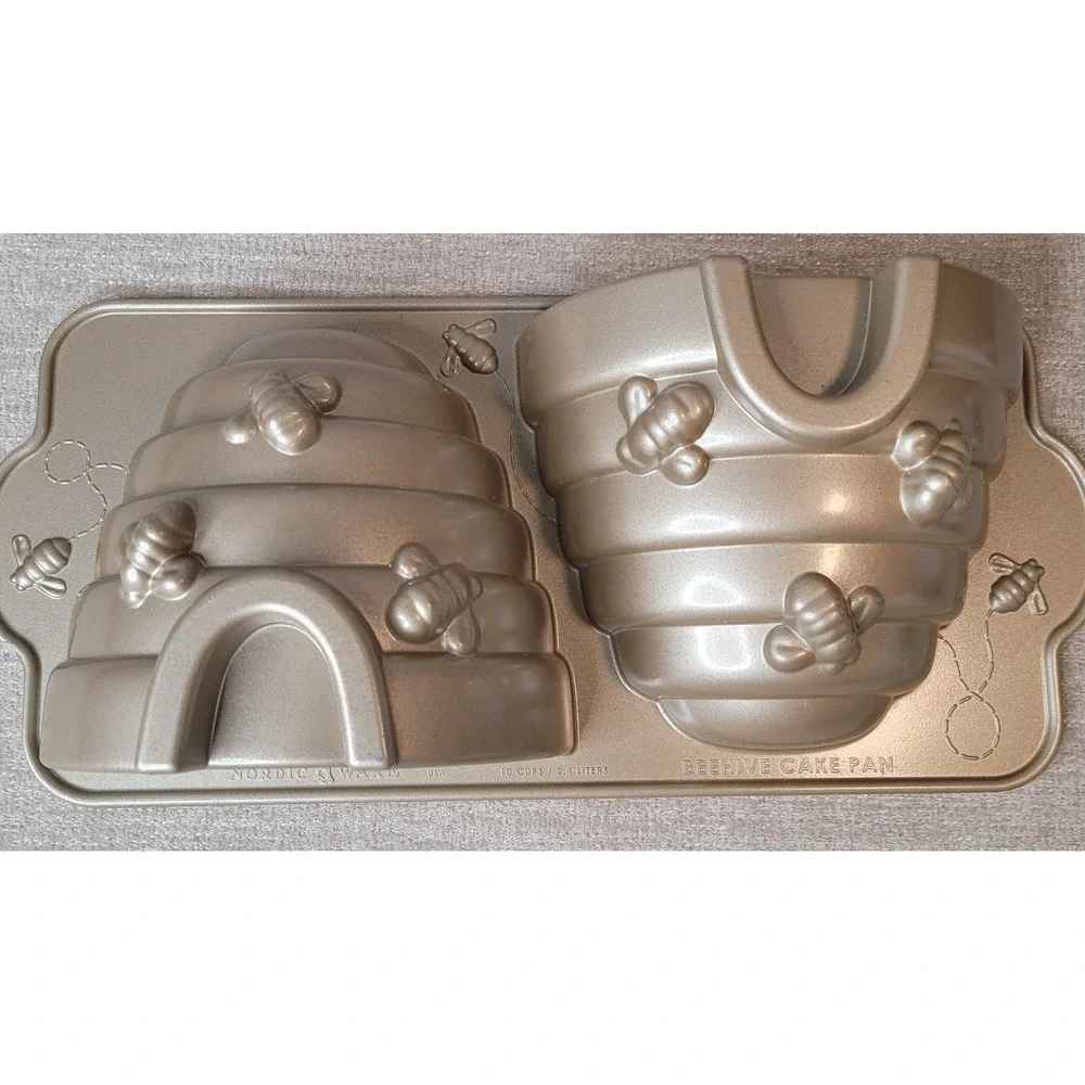 Williams Sonoma Nordic Ware Beehive Cake Pan 10 Cup Cast Aluminum USA Honey Bee